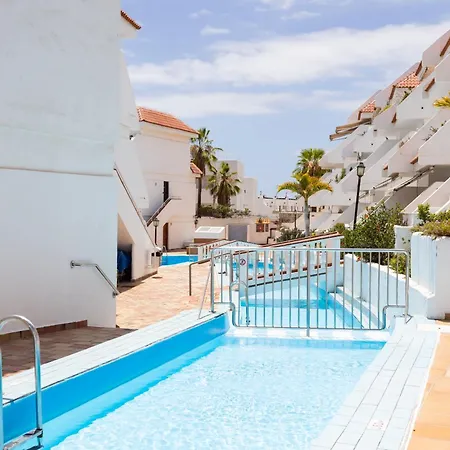 Home2book Tropical Poolside Retreat, Americas Lägenhet