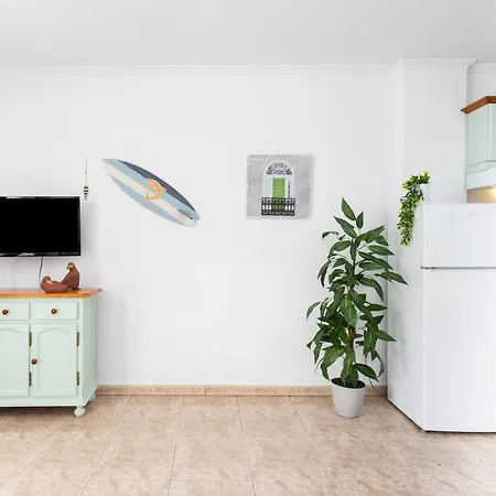 Home2book Tropical Poolside Retreat, Americas