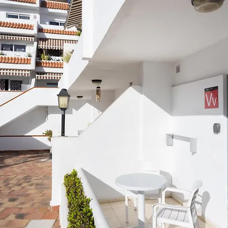 Home2book Tropical Poolside Retreat, Americas